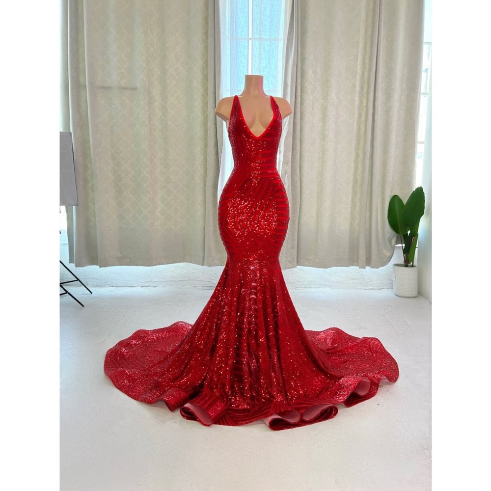 Prom Dress for Sale !!! Only worn for 2 hours and in Great condition - Picture 1 of 3